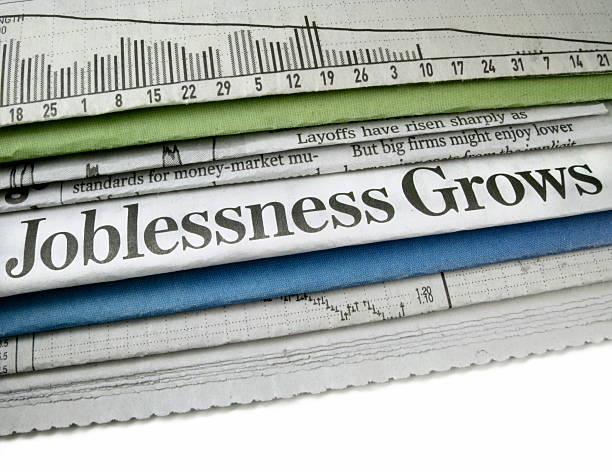 joblessness crece - home finances recession newspaper finance fotografías e imágenes de stock