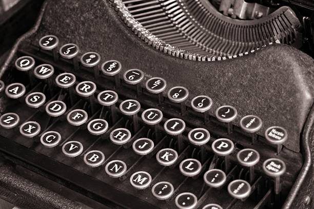 ビンテージタイプライター - typewriter key typewriter retro revival backspace ストックフォトと画像