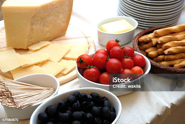 채식요리 음식 치즈 올리브 가정 주방에 대한 스톡 사진 및 기타 이미지 - 가정 주방, 가정의 방, 고기