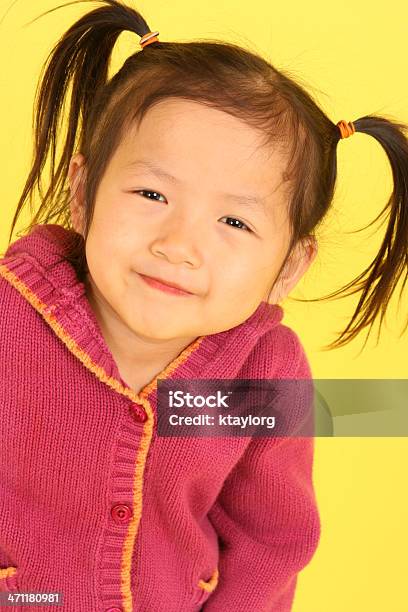 Милая Маленькая Девочка Азиатских — стоковые фотографии и другие картинки 2-3 года - 2-3 года, Азиатского и индийского происхождения, Вертикальный