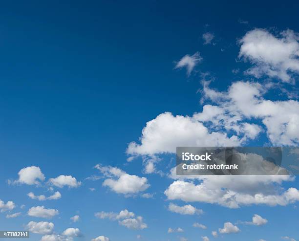 Xxxl Paisagem Com Nuvens Tamanho Da Imagem - Fotografias de stock e mais imagens de Azul - Azul, Cena de tranquilidade, Céu