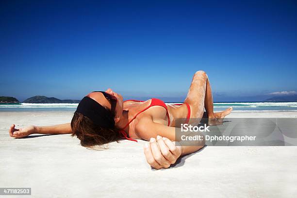 색시한 여자아이 해변 계절에 대한 스톡 사진 및 기타 이미지 - 계절, 곡선, 관능