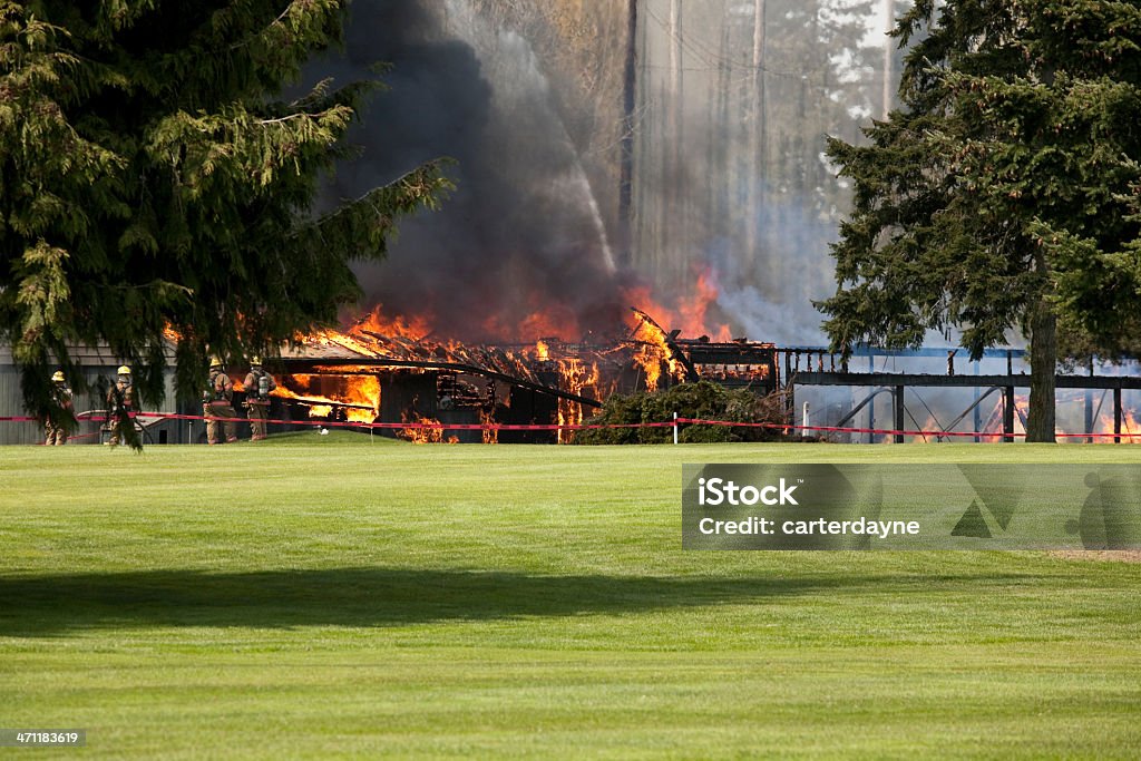Ogień na pole golfowe - Zbiór zdjęć royalty-free (Golf - Sport)