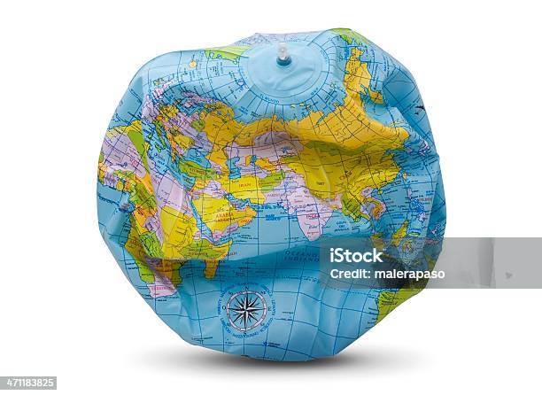 Weltweite Krise Stockfoto und mehr Bilder von Globus - Globus, Platt, Spielball