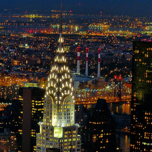 Chrysler building illuminé New York Photo design chrysler building eagles stock pictures, royalty-free photos & images
