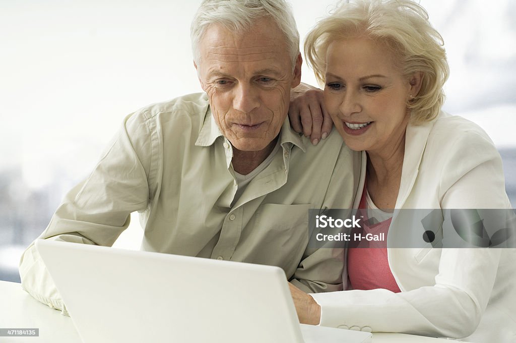 Pareja madura - Foto de stock de 60-69 años libre de derechos