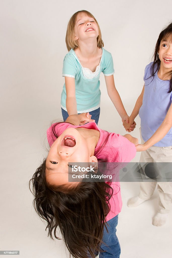 Raparigas a divertir-se no círculo - Royalty-free 6-7 Anos Foto de stock