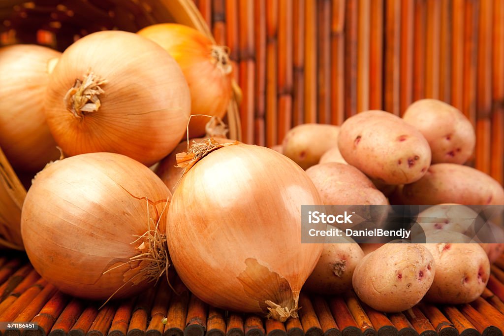 Jumbo Oninos & rosso patate - Foto stock royalty-free di Cibi e bevande