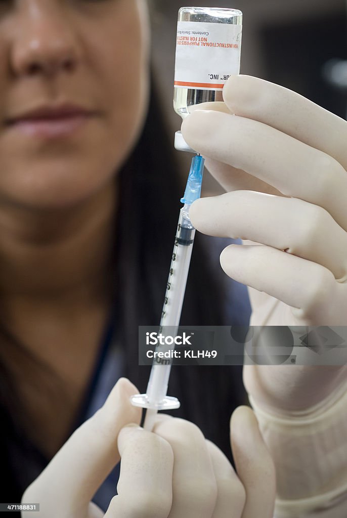 Krankenschwester mit einer Spritze - Lizenzfrei Berufliche Beschäftigung Stock-Foto