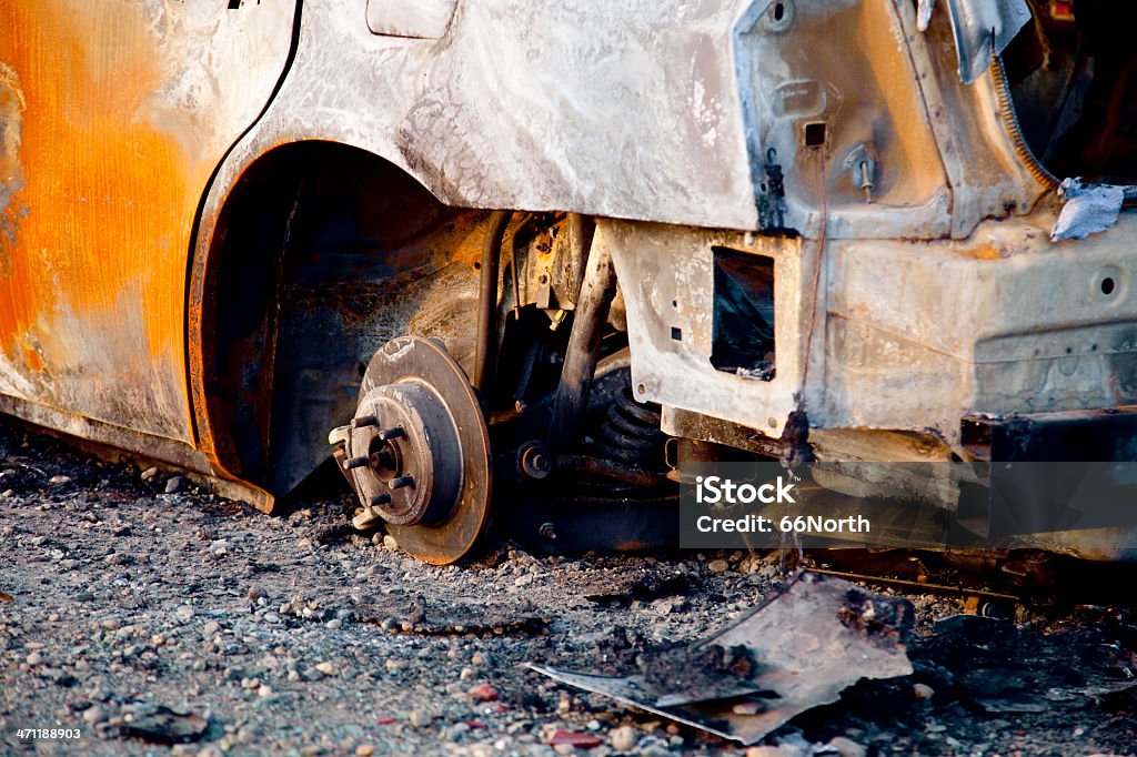 Burnt épave de voiture - Photo de A l'abandon libre de droits