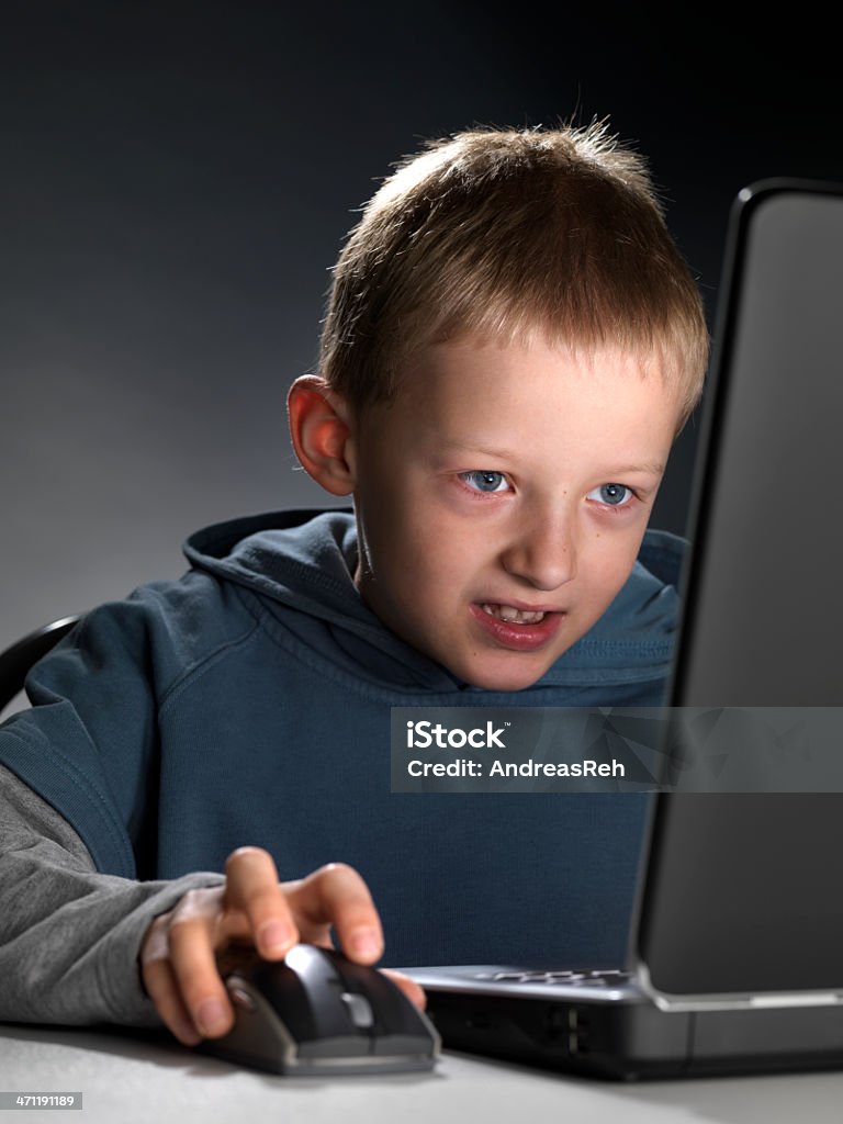 공격적인 컴퓨터예요 어린이 - 로열티 프리 6-7 살 스톡 사진