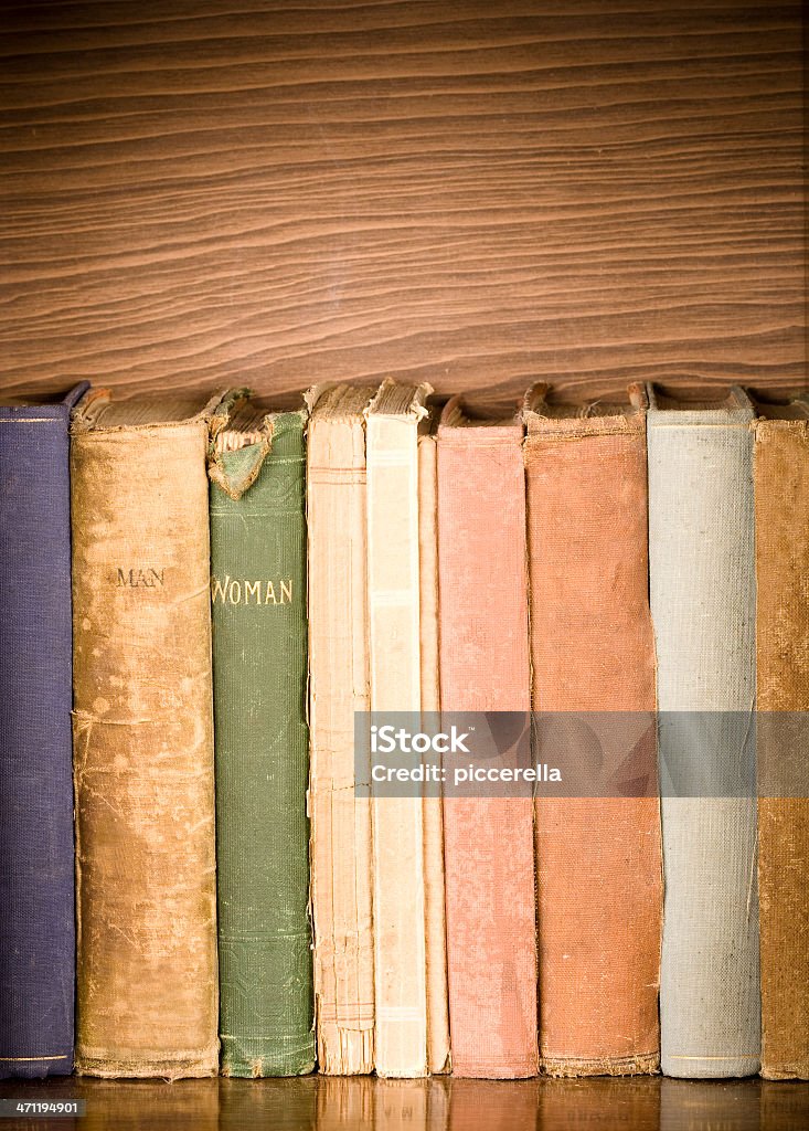 Antiguidade livros na estante de Livro - Royalty-free Adulto Foto de stock