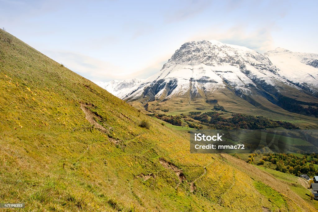 Mountain mit ersten Schnee - Lizenzfrei Alpen Stock-Foto