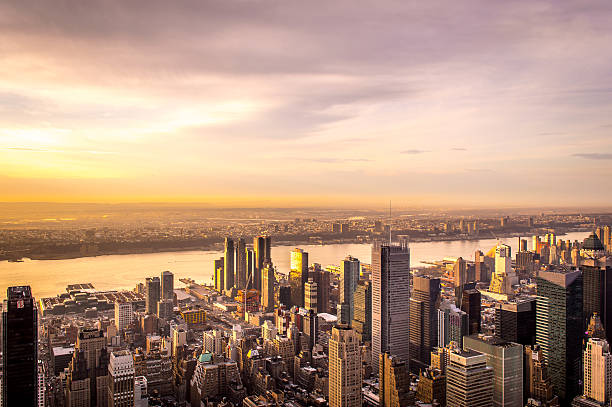 istock Sunset West Side Manhattan New York Hudson River 471198366