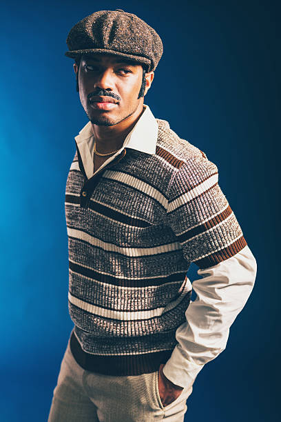 istock Gorgeous Stylish Young Afro Guy Staring to Right 471198872