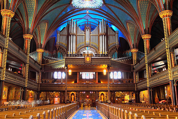 el gran casavant órgano en la basílica de notre dame de montreal - cathedral church indoors inside of fotografías e imágenes de stock