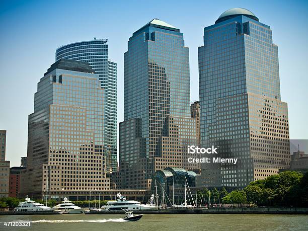 Centro Financiero Mundial De Nueva York Foto de stock y más banco de imágenes de Aire libre - Aire libre, Alto - Descripción física, Arquitectura