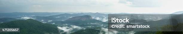 Foto de Nevoeiro Se De Vales Após A Chuva No Sul Da Appalachian Mountains e mais fotos de stock de Appalachia