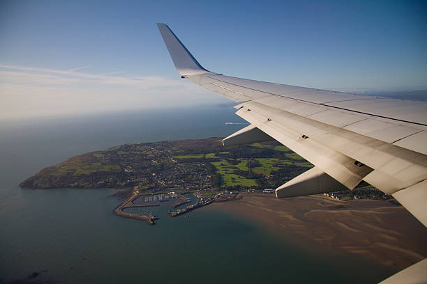 Arriving in Dublin The approach to Dublin Airport boeing 737 photos stock pictures, royalty-free photos & images