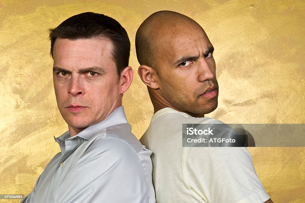 Две прочные мужчин с агрессивным стилем - Стоковые фото Агрессия роялти-фри