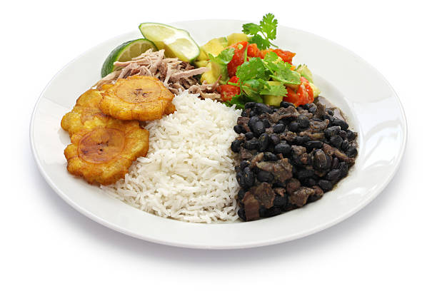 cucina cubana, arroz con frijoles negros - frijoles foto e immagini stock