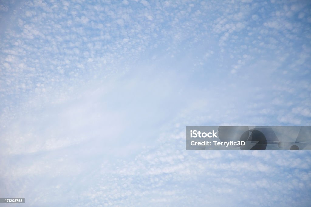 Cirrocumulus chmury z kopii przestrzeni - Zbiór zdjęć royalty-free (Bez ludzi)