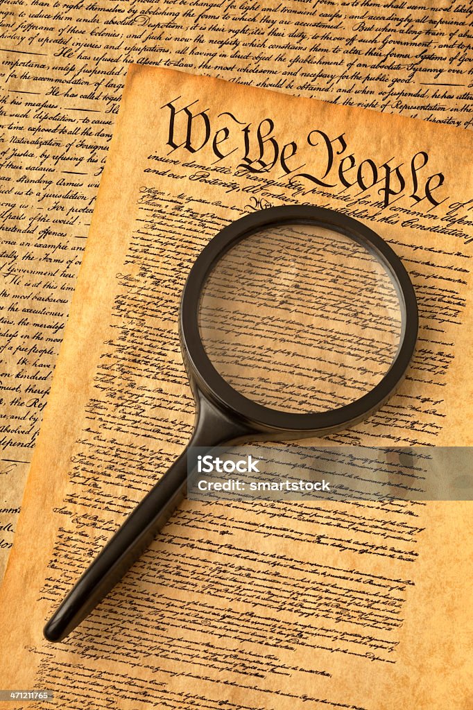 Lente d'ingrandimento nel Preambolo alla Costituzione degli Stati Uniti - Foto stock royalty-free di Lente d'ingrandimento