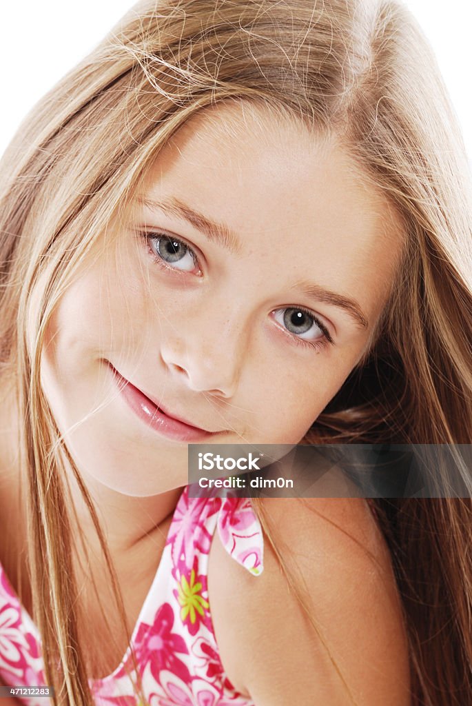 Brillante Ritratto di capelli biondi piccola Ragazza su bianco - Foto stock royalty-free di Bambine femmine