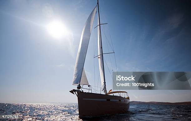 Segelschiff Stockfoto und mehr Bilder von Blau - Blau, Dramatischer Himmel, Einzelner Gegenstand