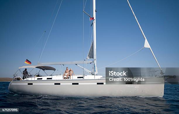 Photo libre de droit de Croisière banque d'images et plus d'images libres de droit de Bateau de plaisance - Bateau de plaisance, Bateau à voile, Beauté de la nature