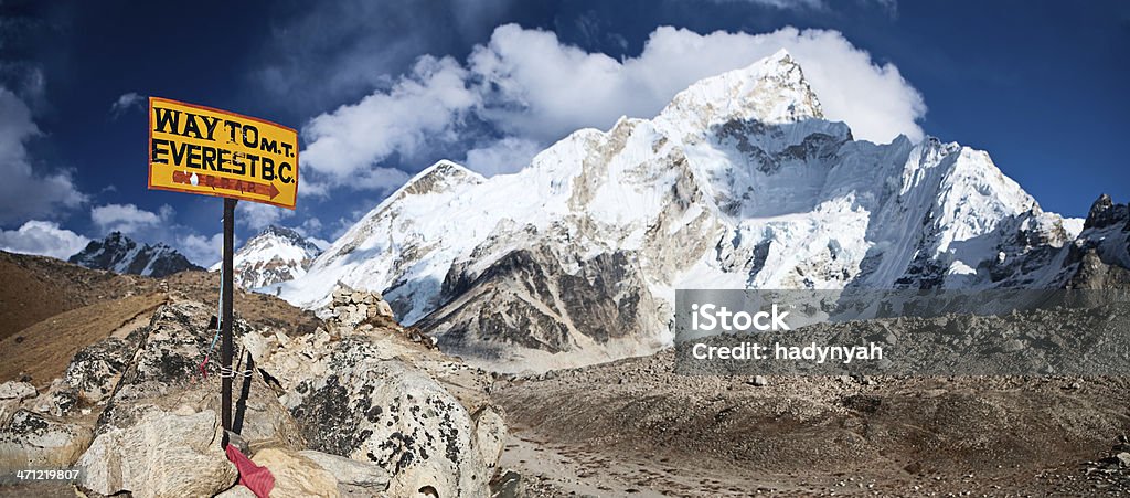 Caminho para o Evereste acampamento básico - Royalty-free Monte Everest Foto de stock