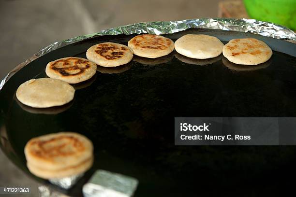 Foto de Tortilhas De Farinha Feitos Na Grelha Ao Ar Livre México Copyspace e mais fotos de stock de Alimento básico