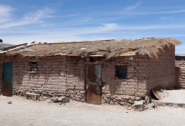 istock Old and little house 471224053