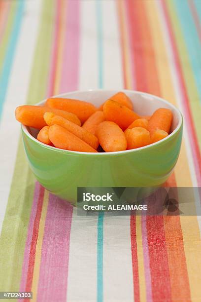 Cenouras - Fotografias de stock e mais imagens de Alimentação Saudável - Alimentação Saudável, Ao Ar Livre, Cenoura