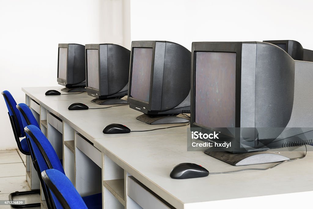 Computer Lab Neatly Placed Rows Of Computer Stock Photo - Download ...