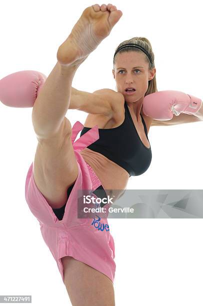 Foto de Tiro De Uma Menina e mais fotos de stock de Adulto - Adulto, Boxe Tailandês, Caratê