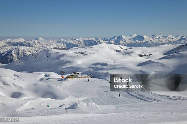 Mała Ski Station W Masyw Dachstein Austria - zdjęcia stockowe i więcej obrazów Austria - Austria, Bez ludzi, Bezchmurne niebo