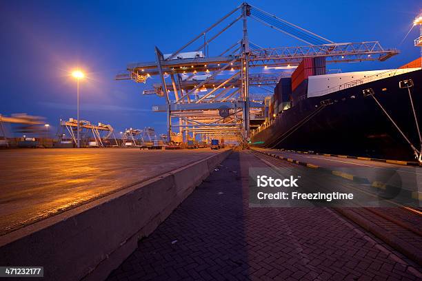 Abenddämmerung Blick Auf Den Hafen Stockfoto und mehr Bilder von Abenddämmerung - Abenddämmerung, Anlegestelle, Behälter