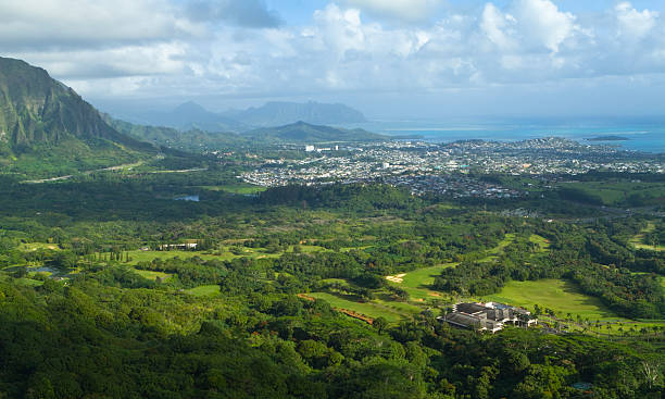istock View from  Nuuanu Pali Lookout, Oahu 471234405