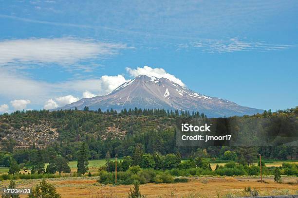 Góra Shasta - zdjęcia stockowe i więcej obrazów Góra Shasta - Góra Shasta, Stan Kalifornia, Bez ludzi