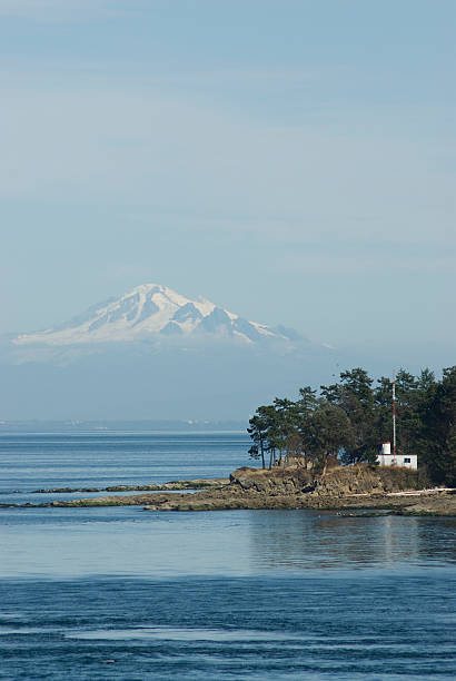 istock Mount Baker - Volcano in British Columbia 471235551