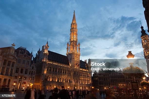 Grandplace - Fotografias de stock e mais imagens de Anoitecer - Anoitecer, Ao Ar Livre, Arquitetura