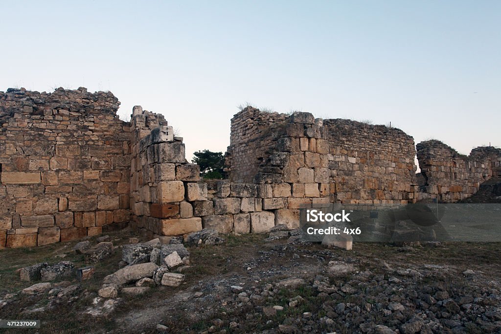 Древние руины стены - Стоковые фото Разрушенный роялти-фри