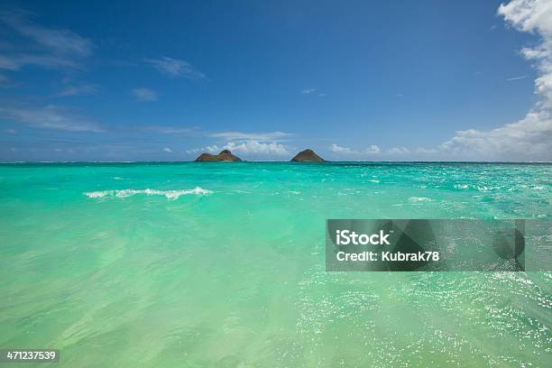 Photo libre de droit de Plage De Lanikai Avec Les Eaux Turquoise De Locéan À Hawaï banque d'images et plus d'images libres de droit de Oahu