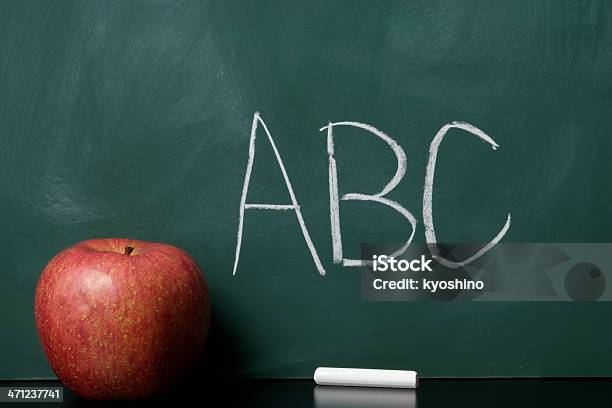 Apple と黒板 - ひらめきのストックフォトや画像を多数ご用意 - ひらめき, アルファベット, アルファベット順