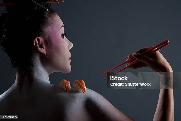 Corpo Sushi Geisha - Fotografie stock e altre immagini di Kabuki - Kabuki, Bacchette cinesi, Moderno