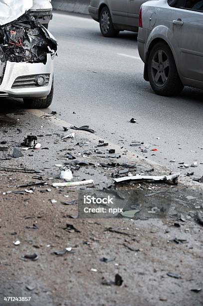 Photo libre de droit de Accident De Voiture banque d'images et plus d'images libres de droit de Accident bénin - Accident bénin, Accident de voiture, Accident et désastre