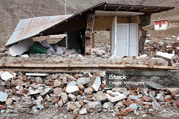 Photo libre de droit de Tremblement De Terre banque d'images et plus d'images libres de droit de A l'abandon - A l'abandon, Absence, Accident et désastre