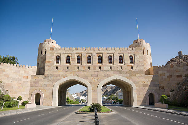 マスカットシティーゲートオマーン - oman greater masqat fort tourism ス��トックフォトと画像