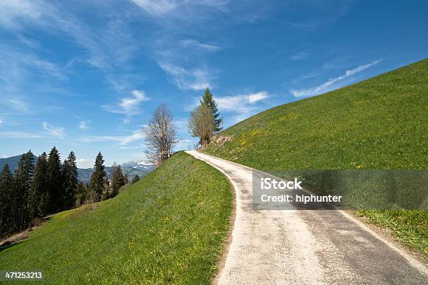 País Estrada Para O Céu - Fotografias de stock e mais imagens de Ao Ar Livre - Ao Ar Livre, Azul, Beleza natural